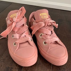 Dusty rose pink Converse all star lux low top shoe, size women 7